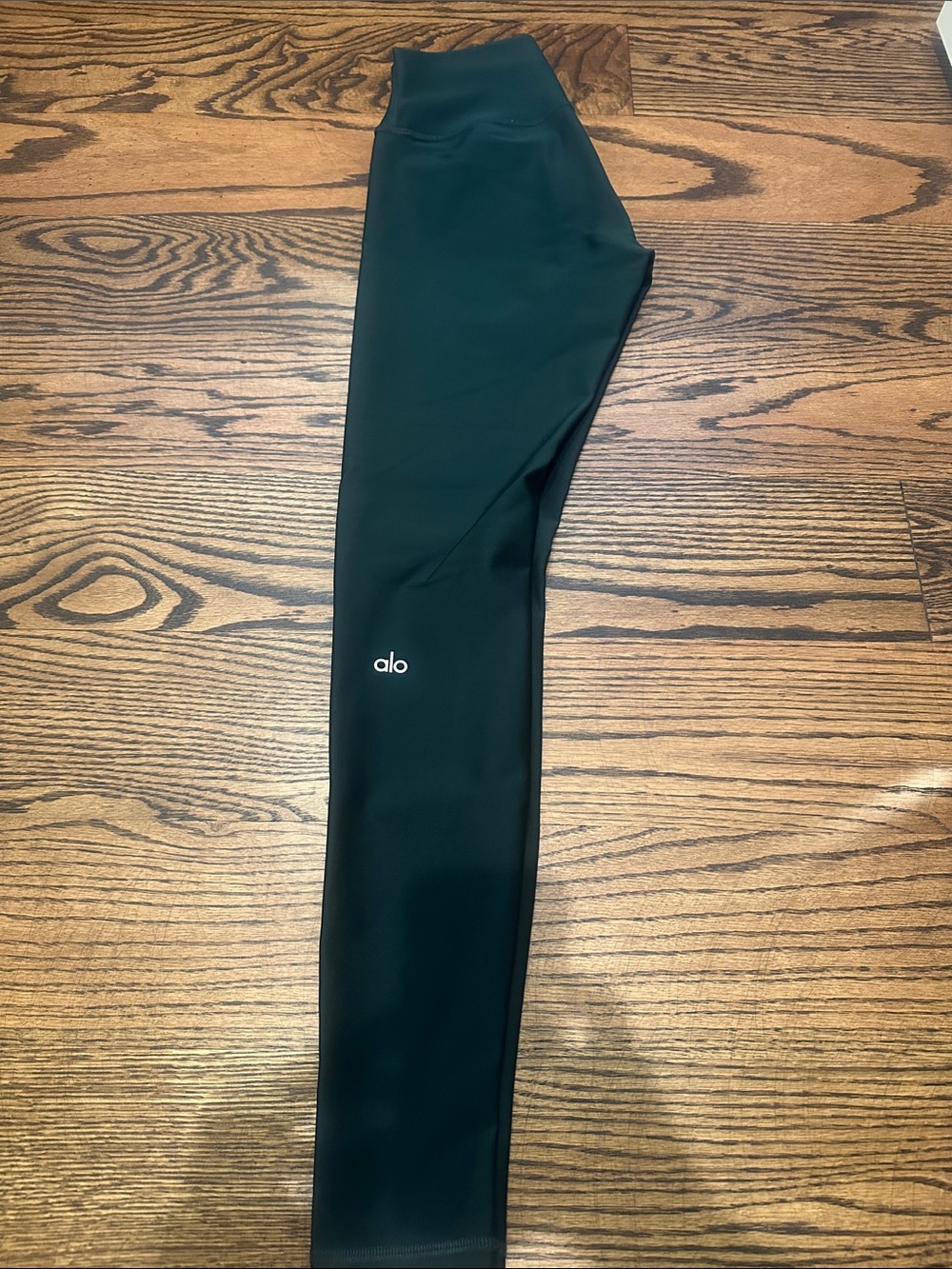ALO Yoga Women’s Sz. S Forest Green Airlift High waist Leggings NWOT